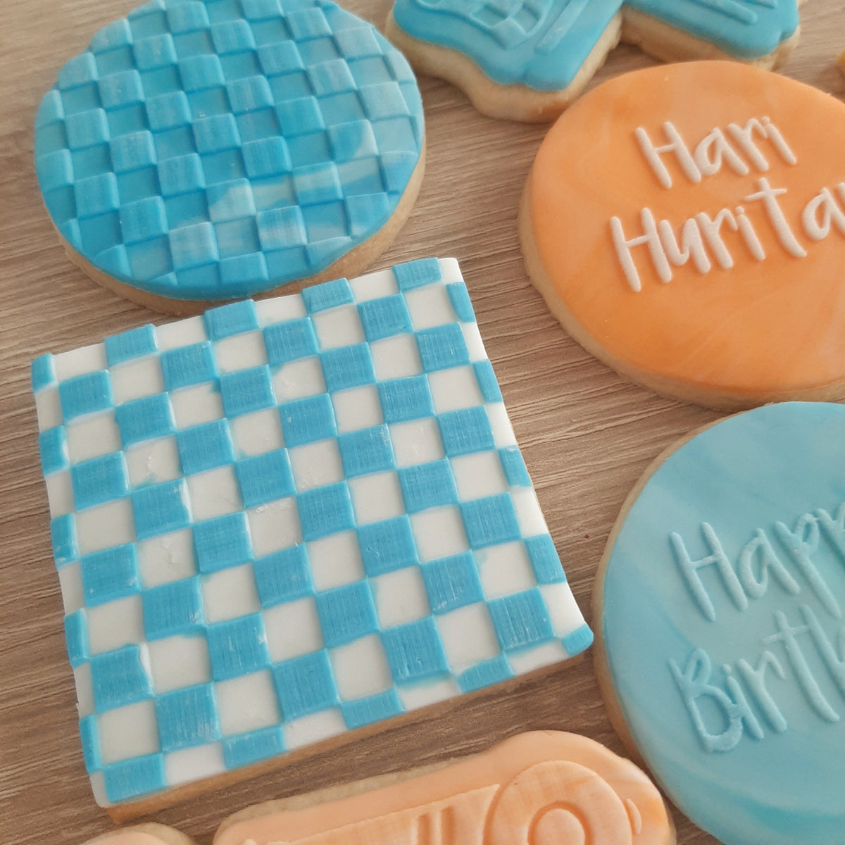 Checkerboard Pattern Raised Acrylic Fondant Stamp – Little Monkey NZ