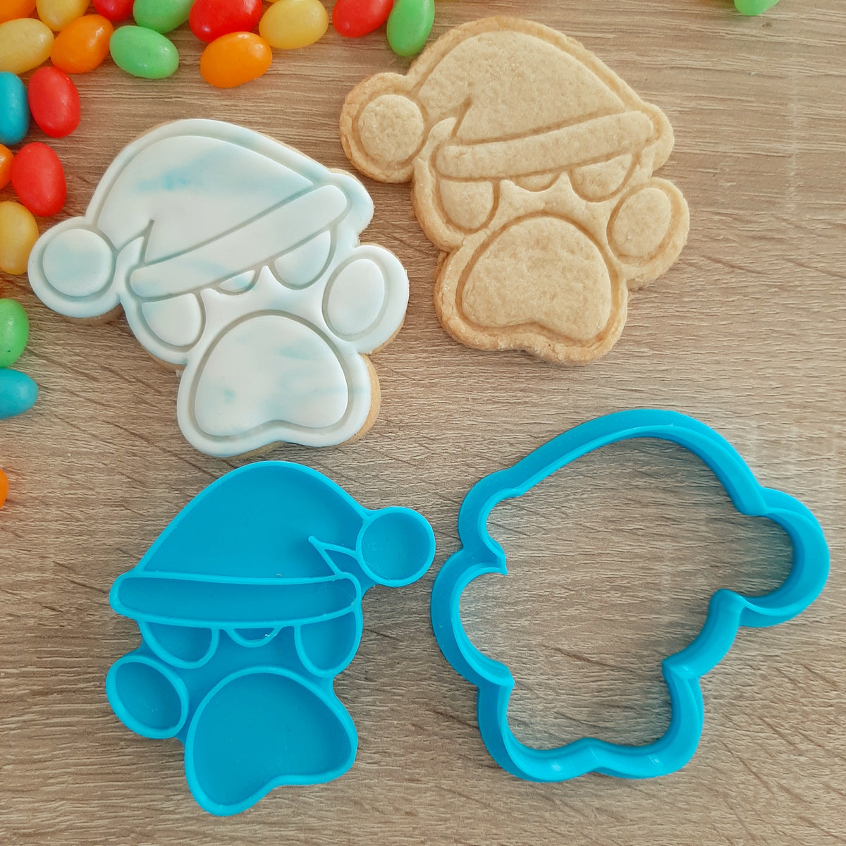 Paw Print with Santa Hat Cookie Cutter & Fondant Stamp – Little Monkey NZ