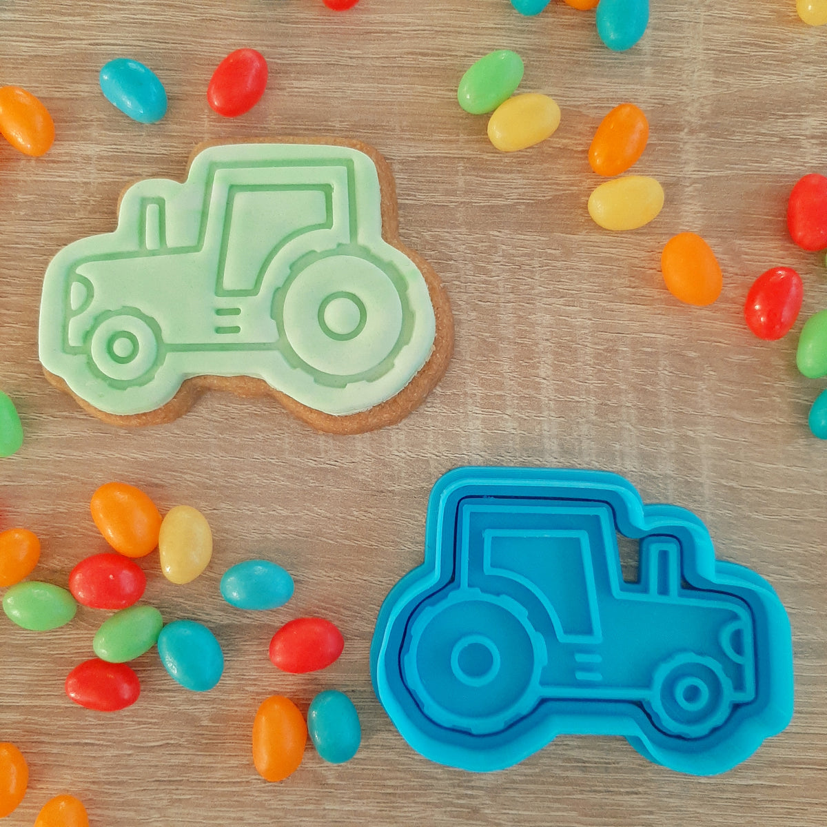 Tractor Cookie Cutter & Fondant Stamp – Little Monkey NZ