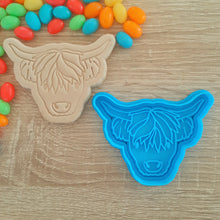 Load image into Gallery viewer, Highland Cow Cookie Cutter &amp; Fondant Stamp