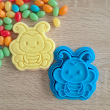 Load image into Gallery viewer, Bee (3) Cookie Cutter &amp; Fondant Stamp