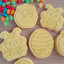 Load image into Gallery viewer, Bee (3) Cookie Cutter &amp; Fondant Stamp