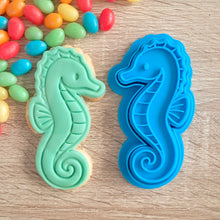 Load image into Gallery viewer, Seahorse Cookie Cutter &amp; Fondant Stamp