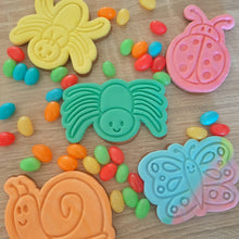 Load image into Gallery viewer, Butterfly (1) Cookie Cutter &amp; Fondant Stamp