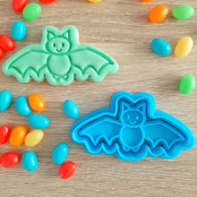 Load image into Gallery viewer, Bat Cookie Cutter &amp; Fondant Stamp