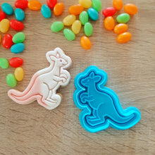 Load image into Gallery viewer, Kangaroo Cookie Cutter &amp; Fondant Stamp