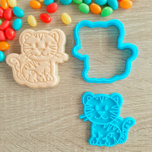 Load image into Gallery viewer, Tiger Cookie Cutter &amp; Fondant Stamp